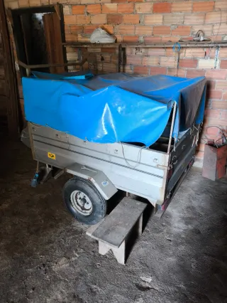 Remolque galvanizado con lona