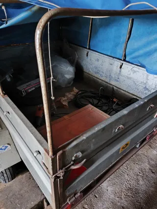 Remolque galvanizado con lona