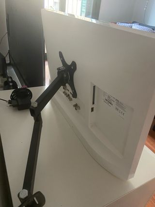 Smart TV LG 24” Blanca