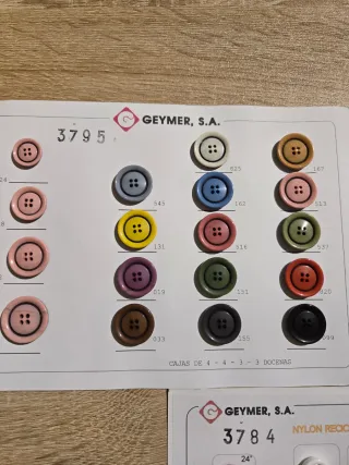 Lote 60 botones Geymer S.A.