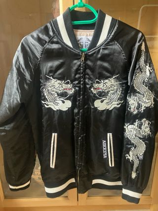 Cazadora bomber con dragones