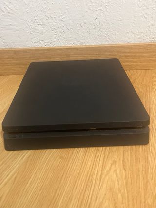 PS4 1TB + Mando rosso + 7 giochi