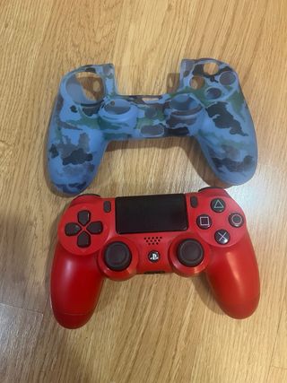 PS4 1TB + Mando rosso + 7 giochi