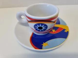 Set di caffè in ceramica con design