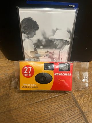 Cámara desechable NOVOCLOR 27 fotos y marco foto