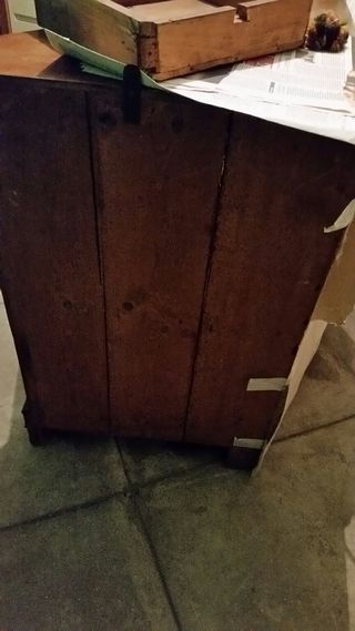 Antico mobile ad angolo in legno