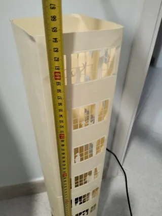 Lampada da tavolo design edificio