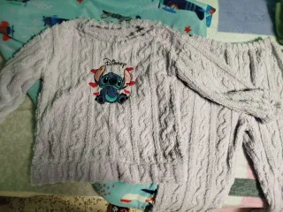 Pijama Stitch Disney Morado Talla L muy calentita