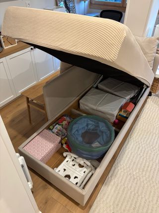 Divano chaise longue con pouf beige