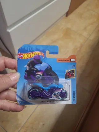 Hot Wheels Street Stealth Moto