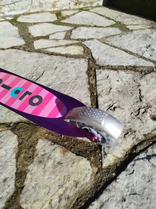 Patinete Micro Sprite LED Lila Casi sin uso