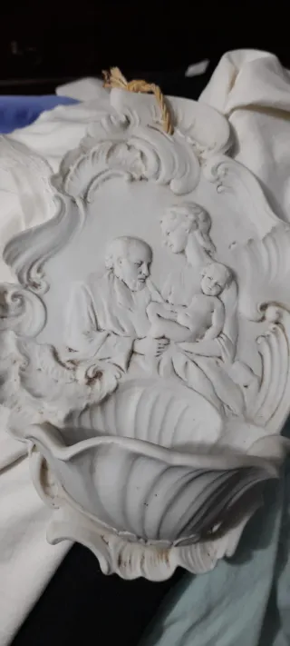 Acquasantiera Sacra Famiglia in gesso