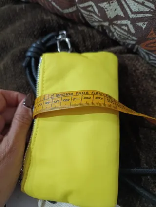 Monedero Desigual amarillo multiposición