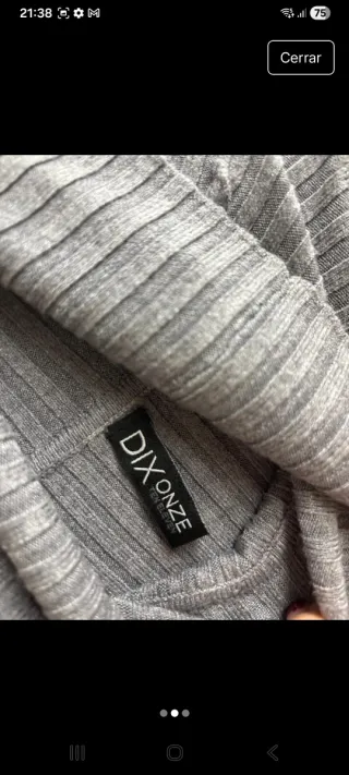 Vestido de punto gris cuello alto