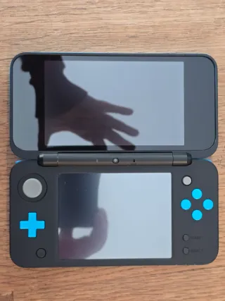 Nintendo New 2DS XL con scatola