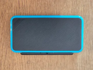 Nintendo New 2DS XL con scatola