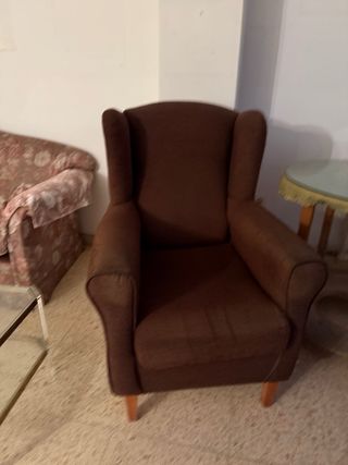 Poltrona in tessuto marrone