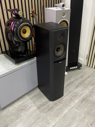 Altavoces Bowers & Wilkins DM 605