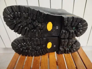 Botas de montaña, cuero, Iturri. Talla 44