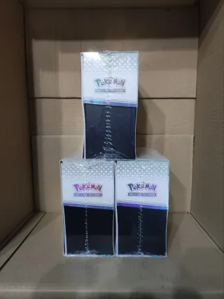 Set Allenatore Pokémon Evoluzioni Prismatiche