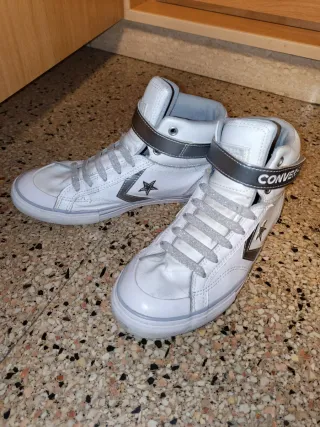 Converse Blancas y Plateadas Talla Alta