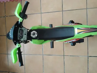 Moto a batería infantil verde