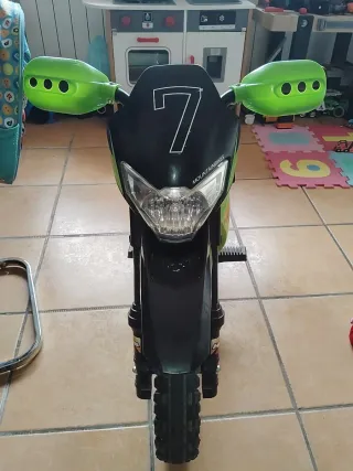 Moto a batería infantil verde