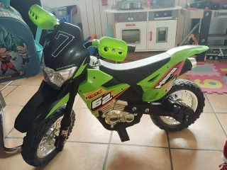 Moto a batería infantil verde