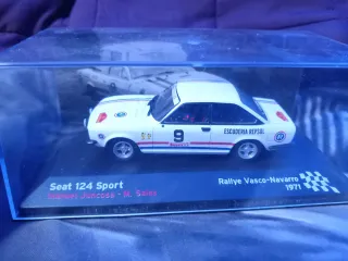 Coche a escala 1:43 Seat 124 Sport