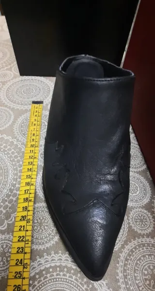 Zuecos camperos negros