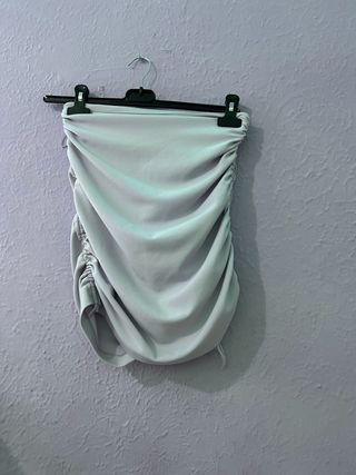 Top fruncido sin tirantes morado