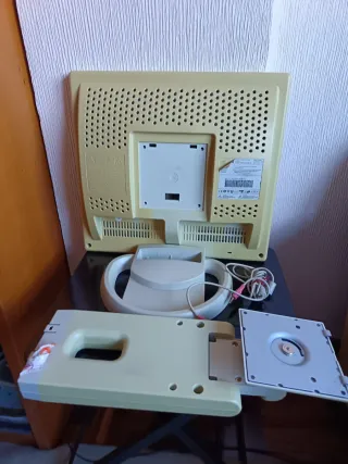 Monitor Belinea Blanco, 17 pulgadas