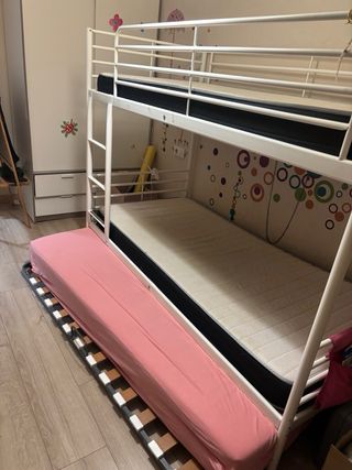 Litera Ikea SVARTA+cama extraíble