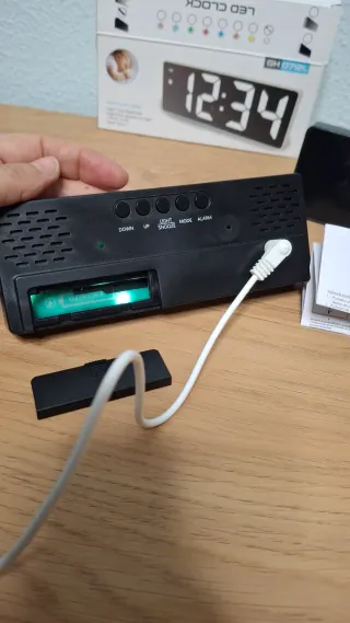 2 Despertadores LED GH 0712L