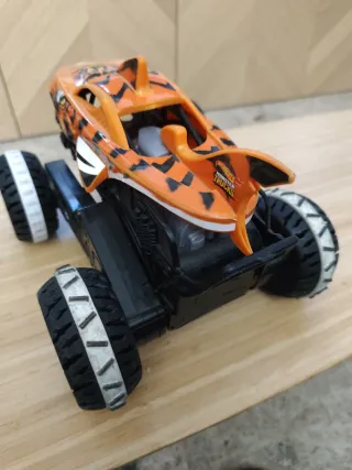 Coche Hot Wheels Monster Trucks RC Tiburón