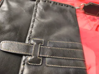 Bolso de piel negro