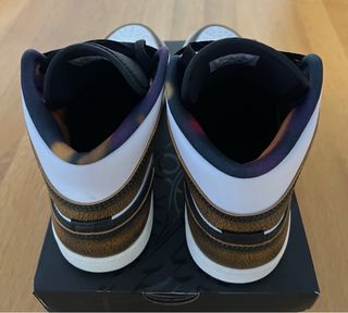 Air Jordan 1 Mid Sneakers