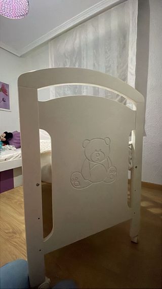 Cuna de madera nacarada