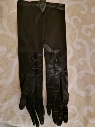 Eleganti guanti lunghi neri