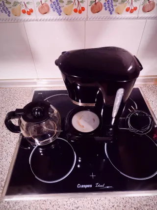 Cafetera Negra Mandine