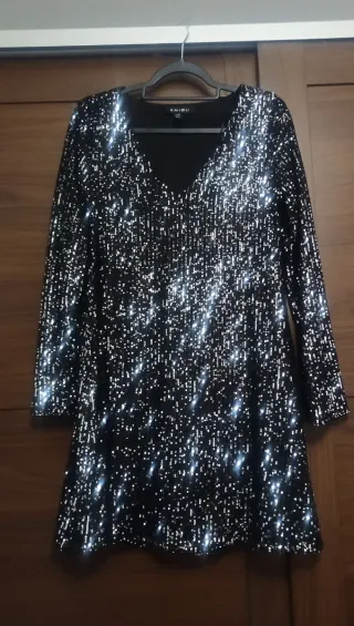 Vestido lentejuelas negro con destellos plateados