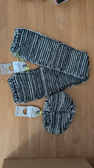 Gorro y bufanda bebé tejido