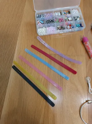 Set completo pulseras y abalorios