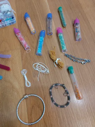 Set completo pulseras y abalorios