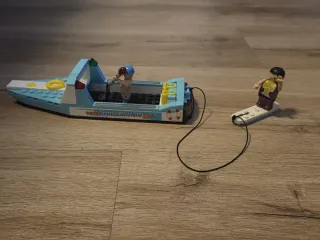 Barco y tabla de surf Lego
