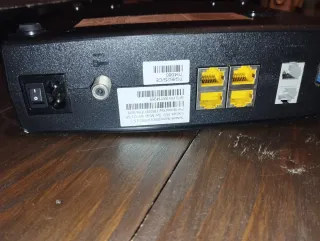 Modem via cavo Arris TG86 con WiFi