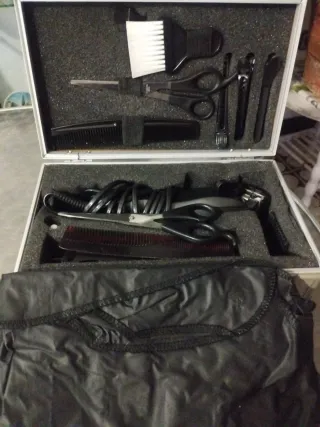 Valigetta per parrucchiere con accessori