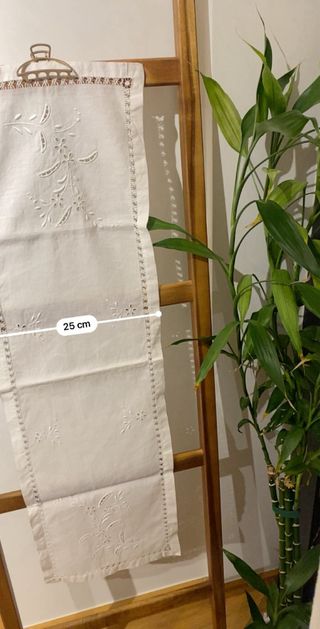 Paninho em linho bordado