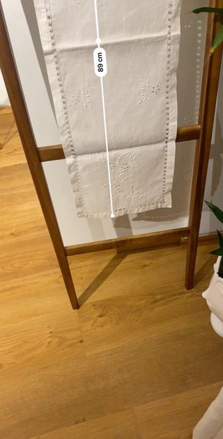 Paninho em linho bordado