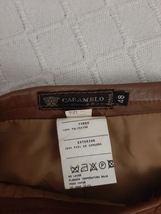 Falda de piel de cordero